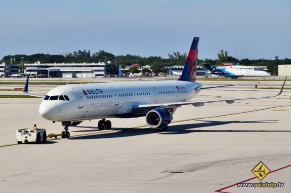 Airbus A321-211